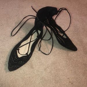 Adorable wrap up flats!